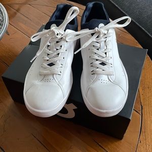 ON Cloud The Roger sneakers